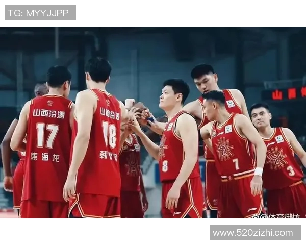 足球队员在CBA看球视频：两项运动迷的共鸣时刻