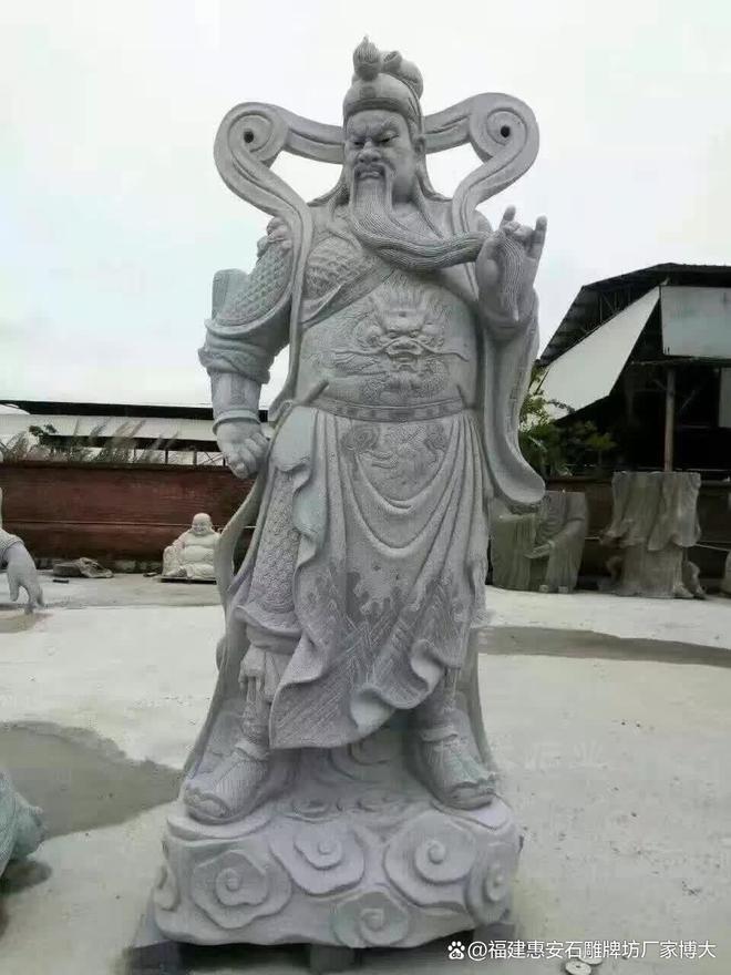 乐鱼网页版石雕关公在村落修建中的气势派头(图5)
