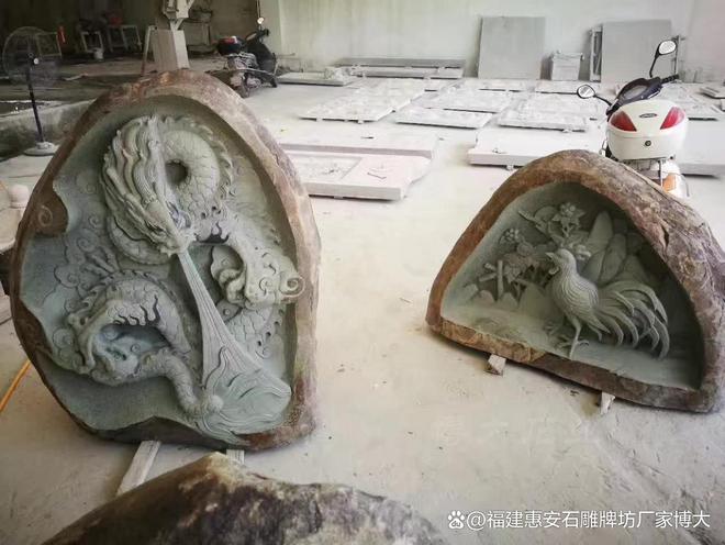 leyu.乐鱼石雕十二生肖在村落修建中的气势派头